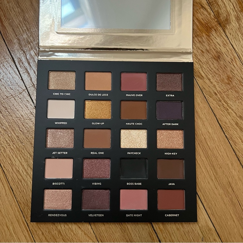 Iconic London Blooming & Gleaming Eyeshadow Palette